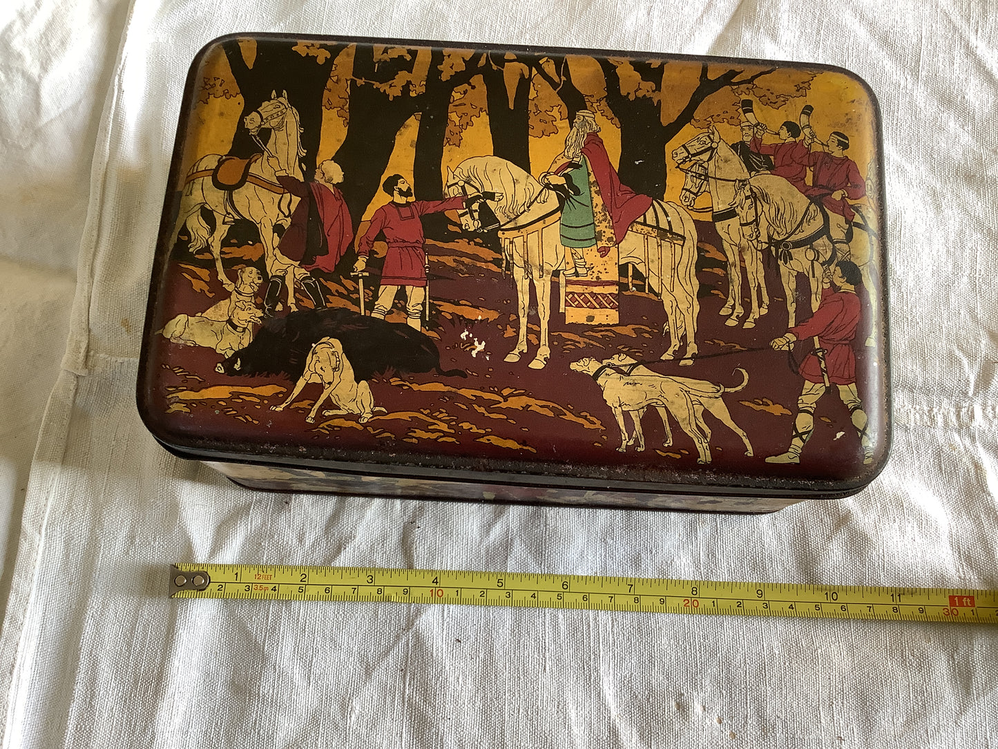 Vintage 1920s Tin Box Made in France, King Arthur On horse with knights of the Round table. See photos for damage.