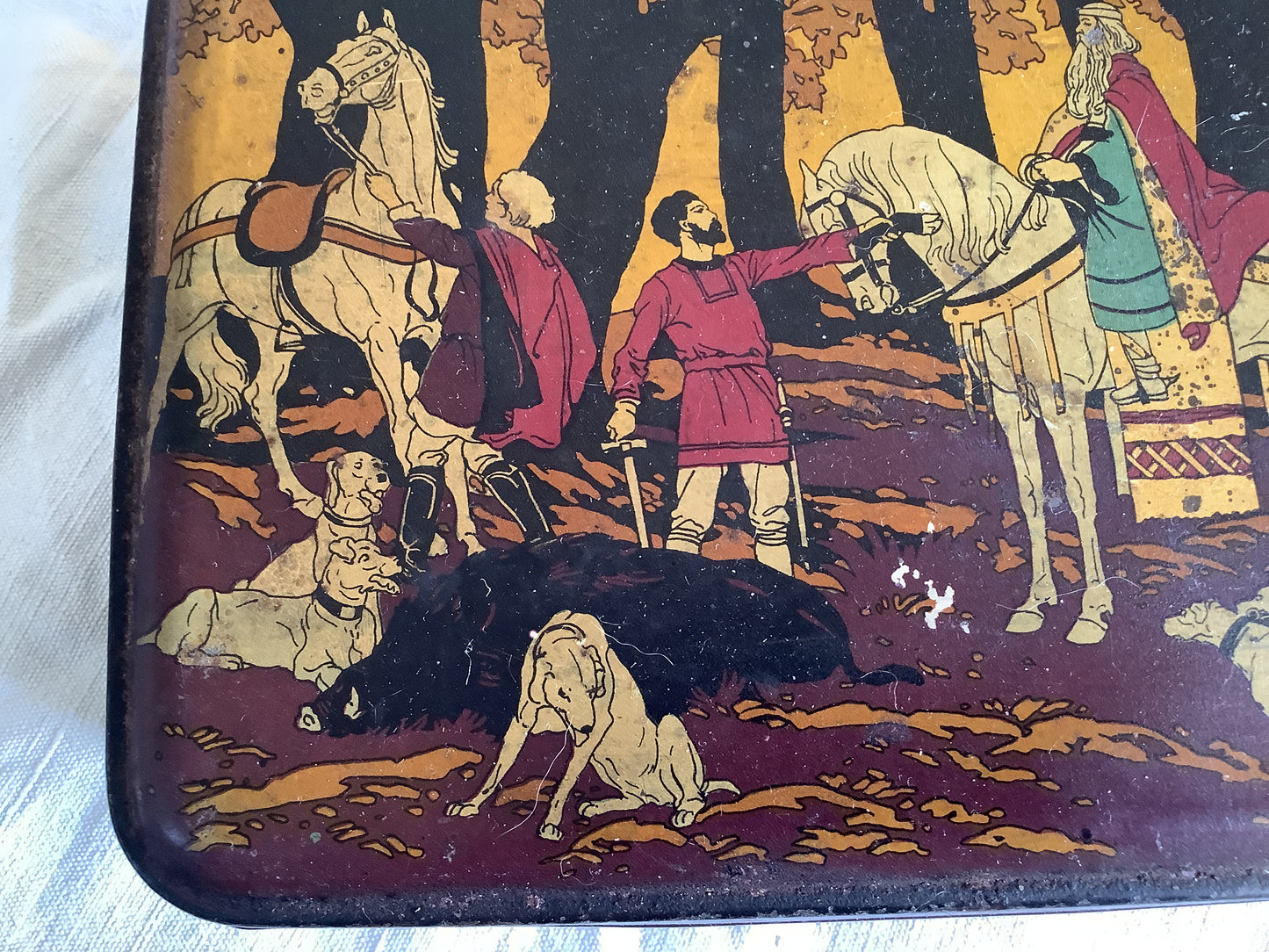 Vintage 1920s Tin Box Made in France, King Arthur On horse with knights of the Round table. See photos for damage.