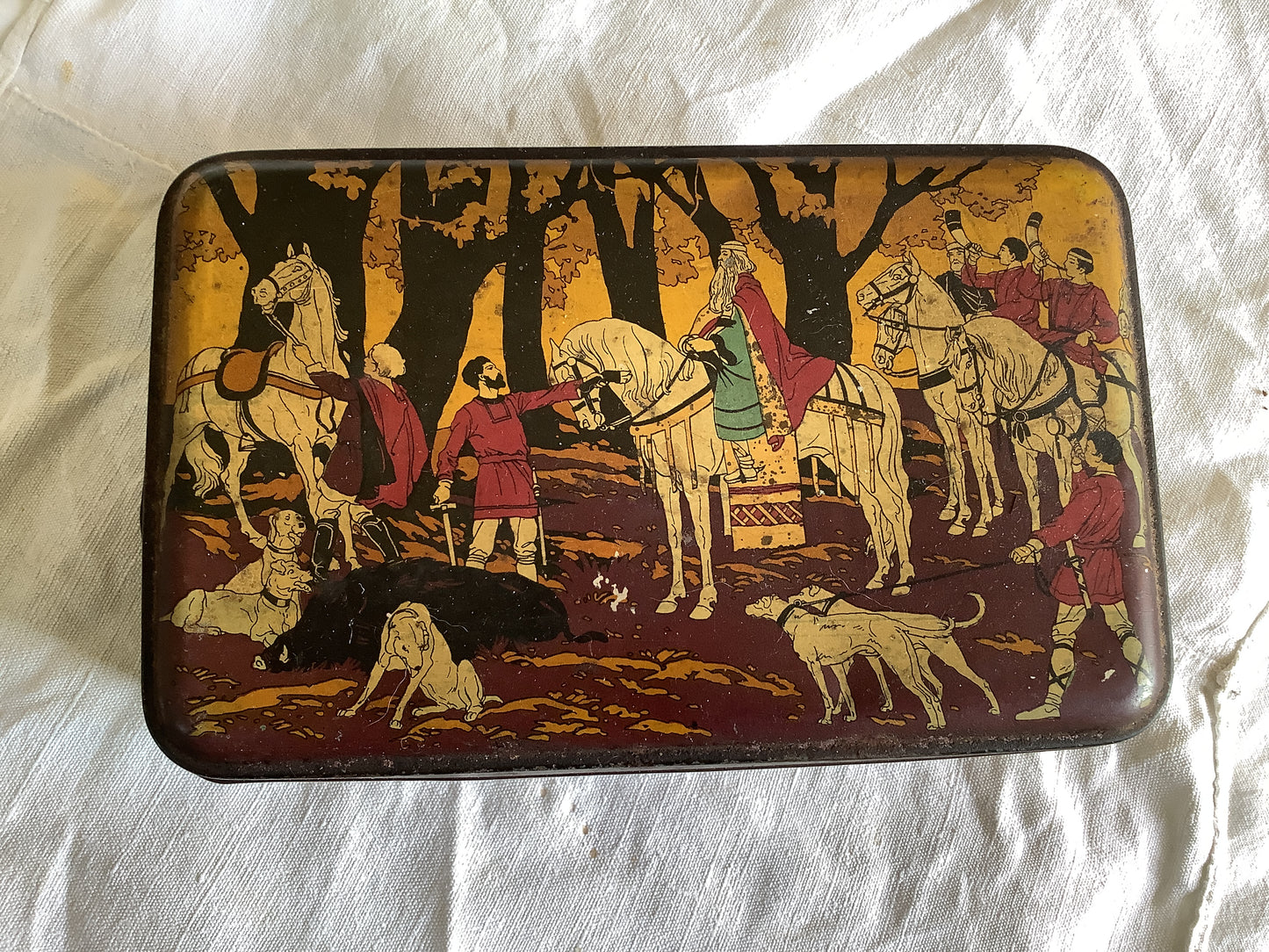 Vintage 1920s Tin Box Made in France, King Arthur On horse with knights of the Round table. See photos for damage.