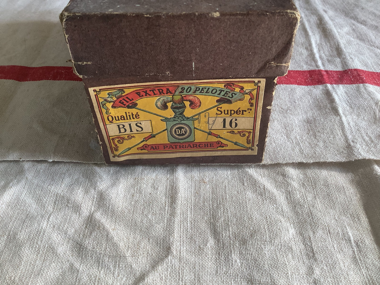 Vintage cardboard thread box Thread french beautiful illustrations 1920s made in France