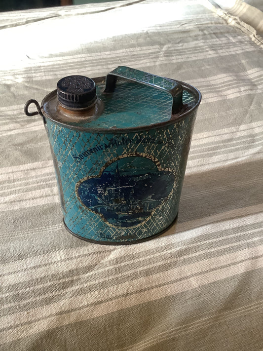 Vintage Blechdose aus den 1900er Jahren 'Made in France' "Souvenir de Lourdes" Weihwasserkrug, enthält keinen Wasserflakon