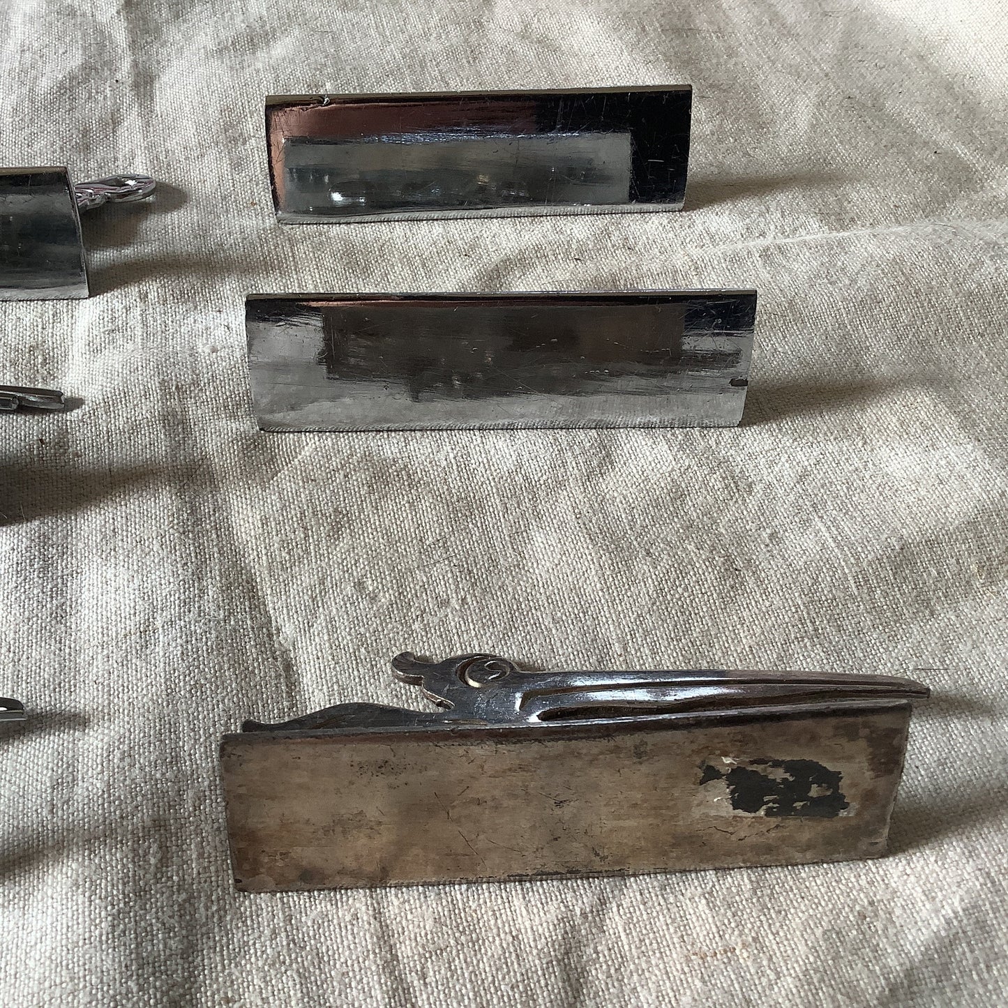 Antique Boxed 1920s Art Deco set of Six (6) Animal Shaped Knife Rests French Tarnished Original Made in France silver plated