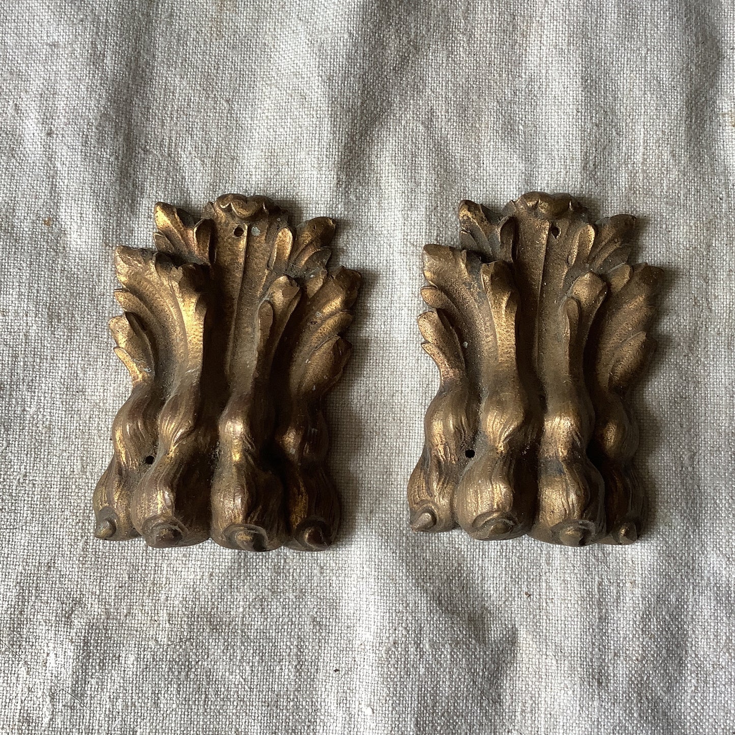 Antique French Ormolu Brass Decorative Hardware Furniture 1900s Two  pièces Dragon/ Bird Claws, made in France.