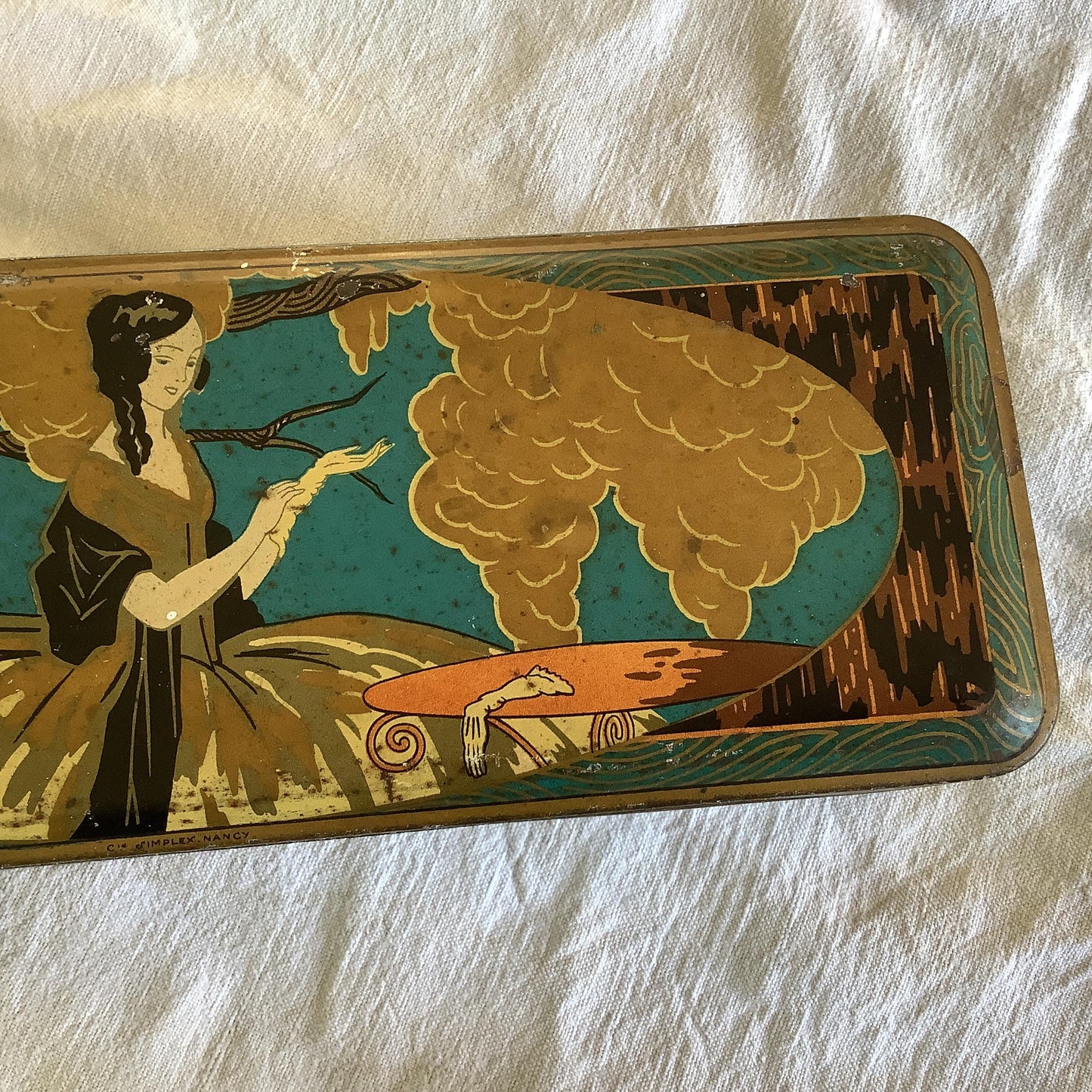 Vintage 1920s Tin Box ‘Made in France’ Lady with gloves